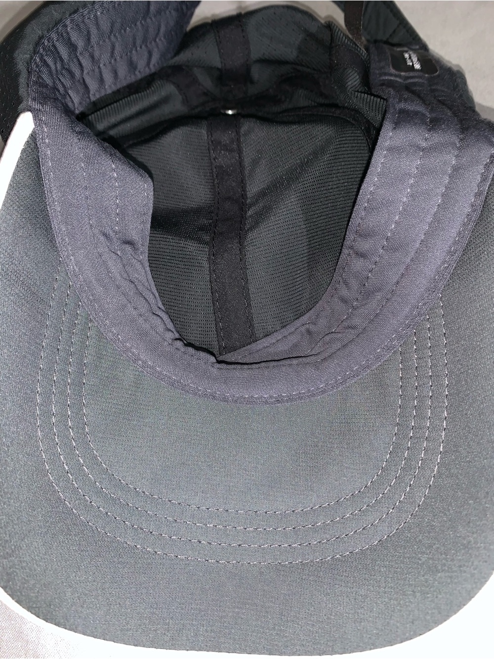 Nike hat - Picture 4 of 10